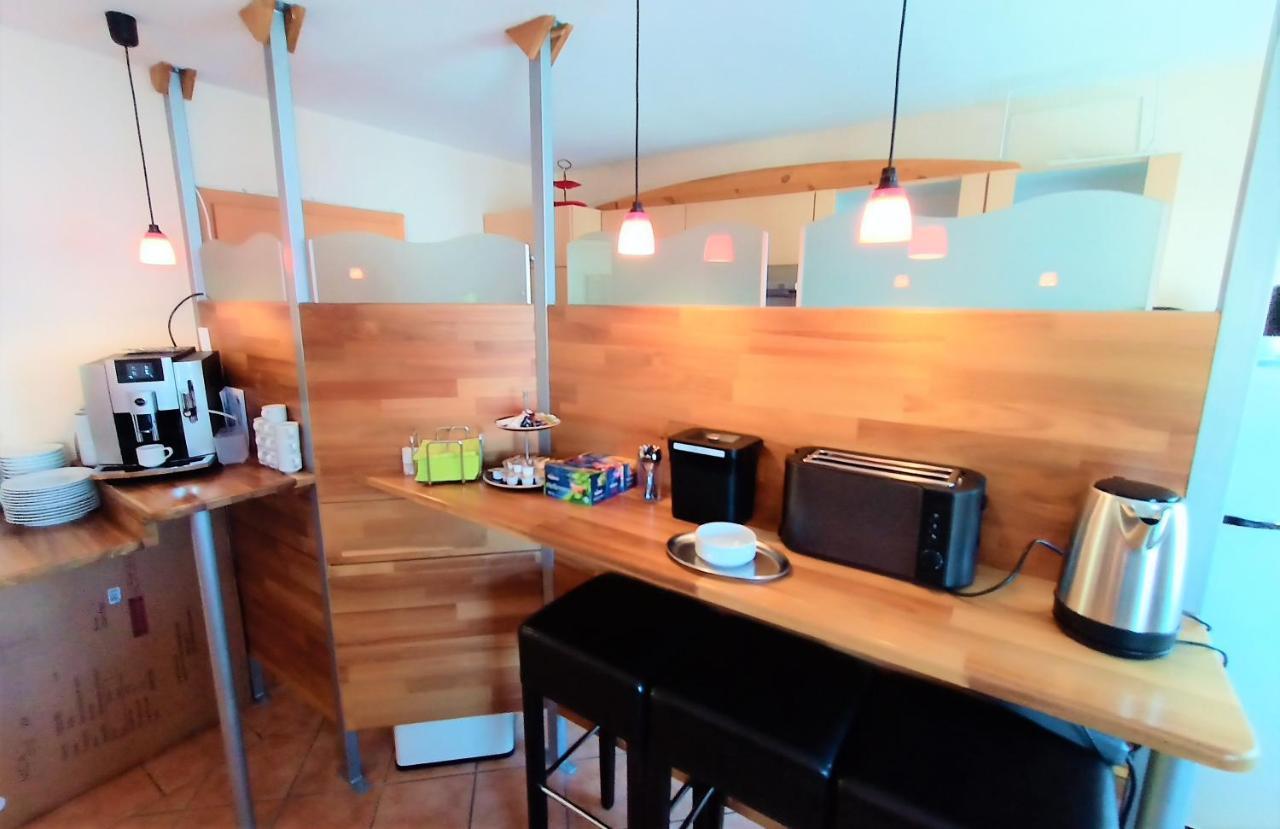 Bodensee Gaestehaus Tettnang Albergo エクステリア 写真